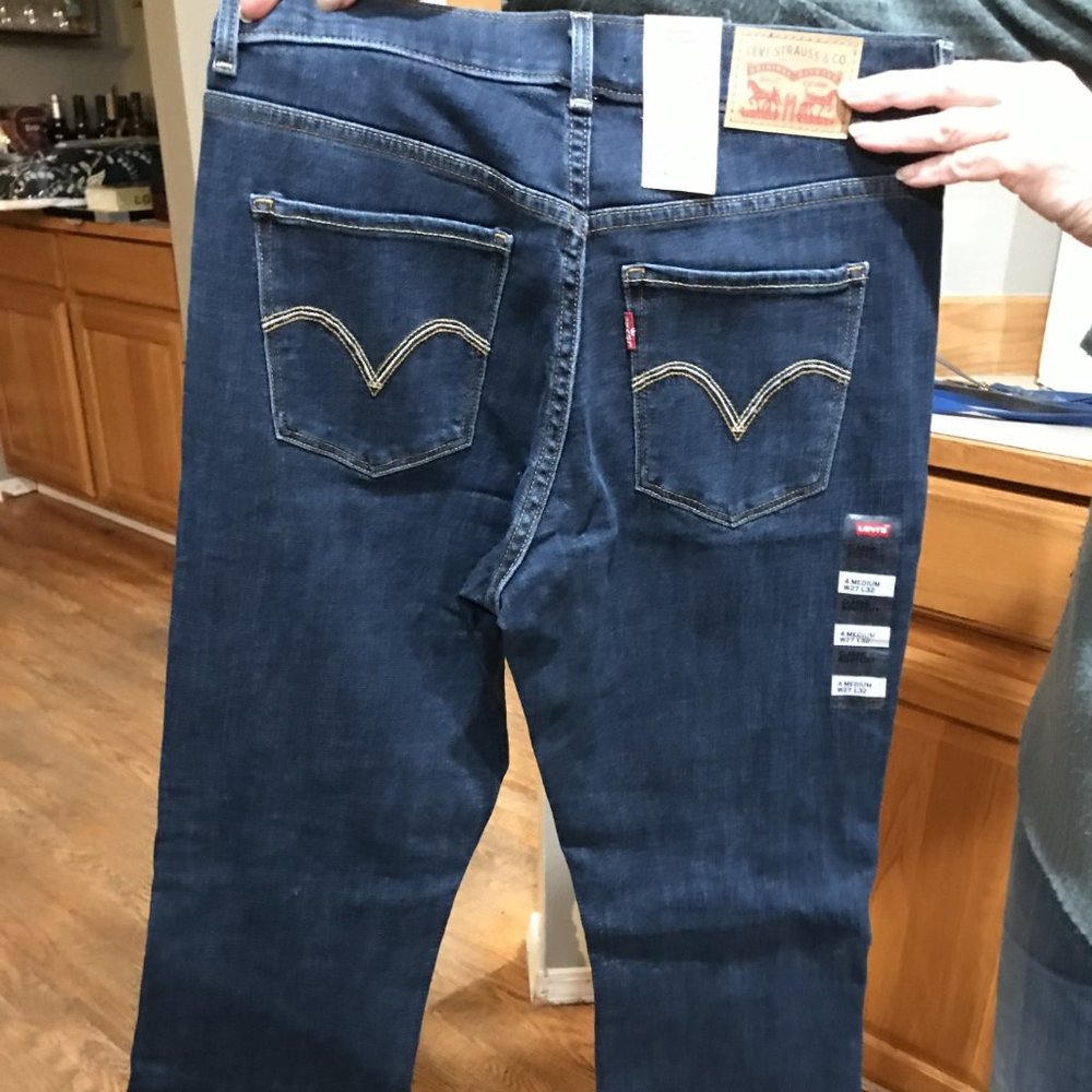Ladies Levi Jeans